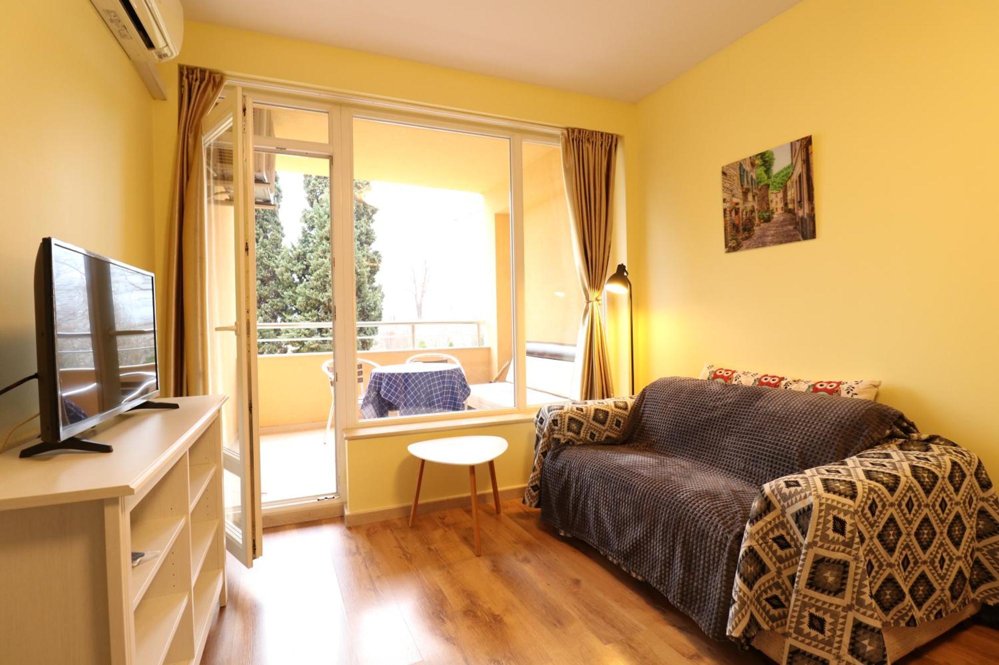 Varna Garden View Apartment Exterior photo